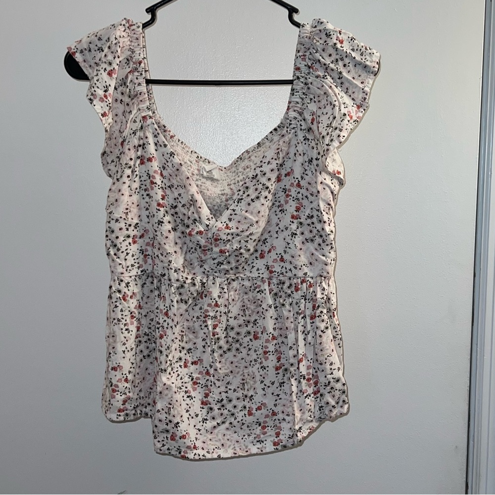 Cute flower print shirt from Marshalls. Size medium